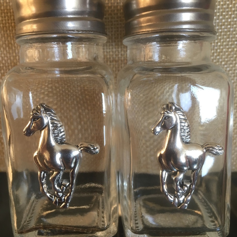 Horse salt and pepper shakers. New